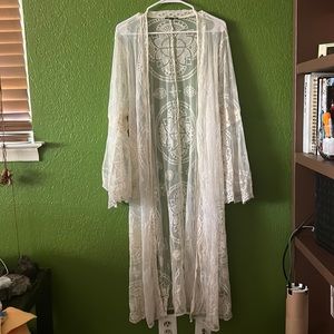Beautiful Cream Lace Kimono From Torrid. With Bell Sleeves.
